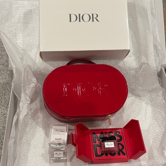 Dior Other - Dior perfume samples Set with cosmetic bag